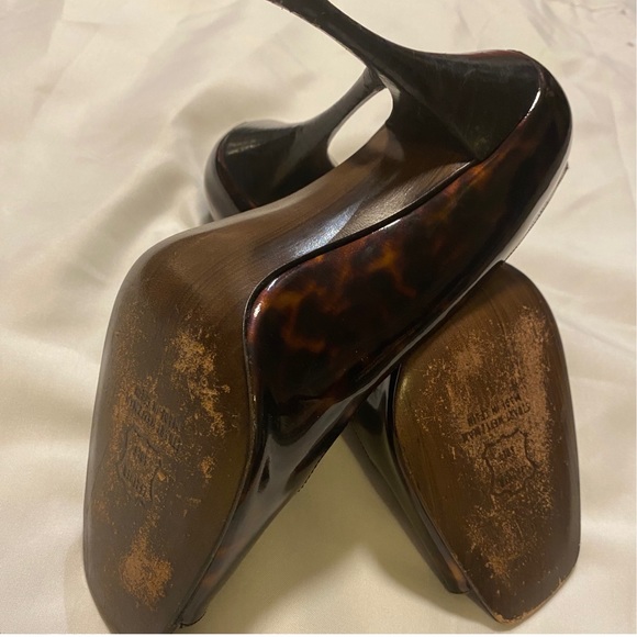 Stuart Weitzman, ‘Linda’ peep toe pumps. Size 8. - Picture 7 of 7